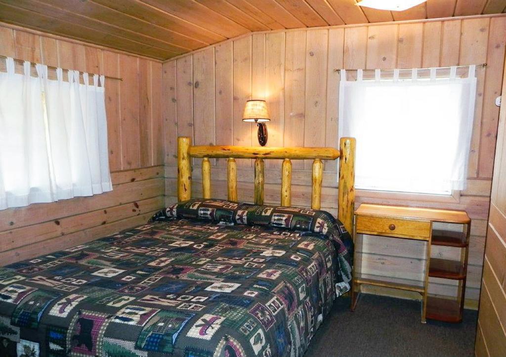Sleepy Hollow Lodge Уест Йелоустоун Стая снимка