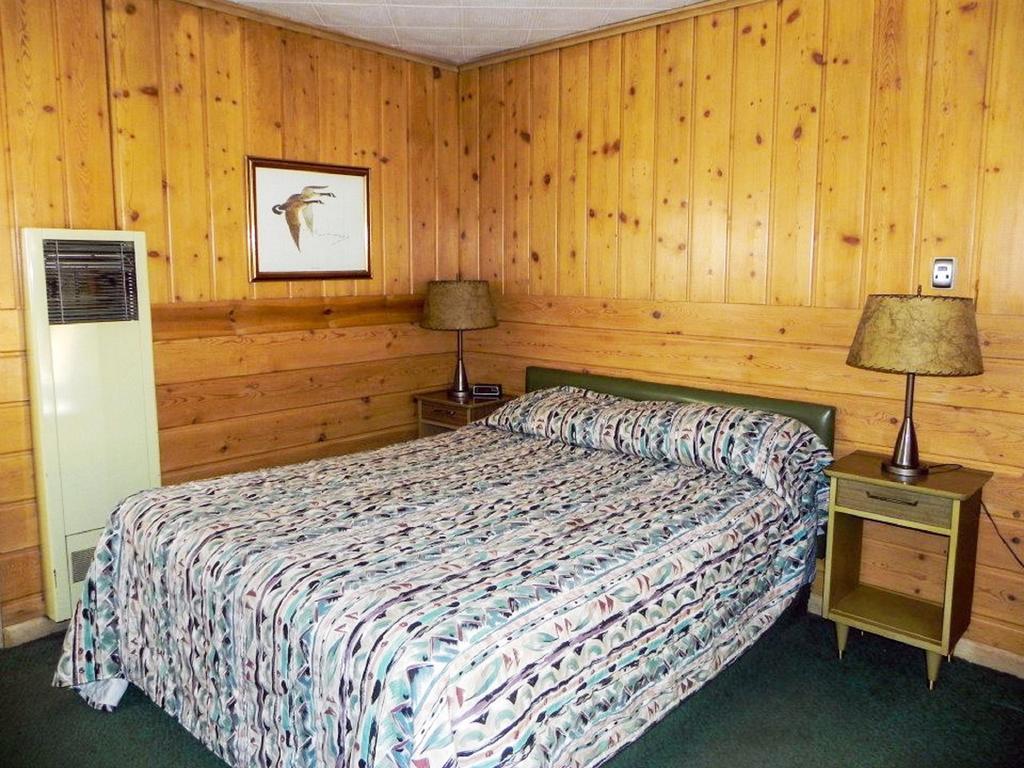 Sleepy Hollow Lodge Уест Йелоустоун Стая снимка