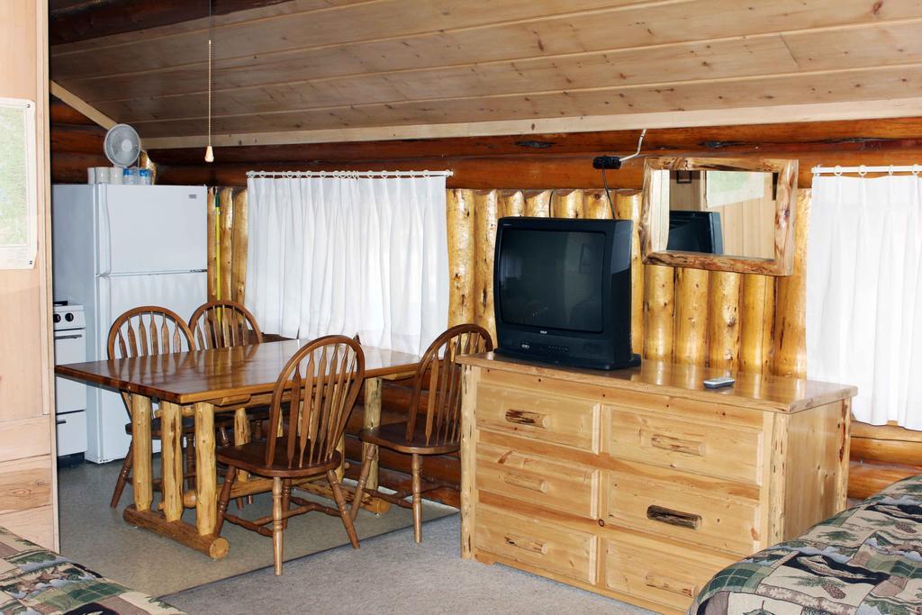 Sleepy Hollow Lodge Уест Йелоустоун Екстериор снимка